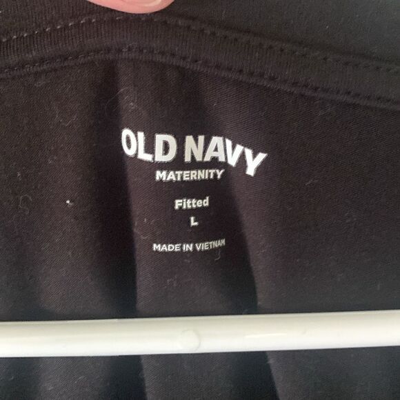 Old Navy Maternity top bundle - Picture 4 of 5